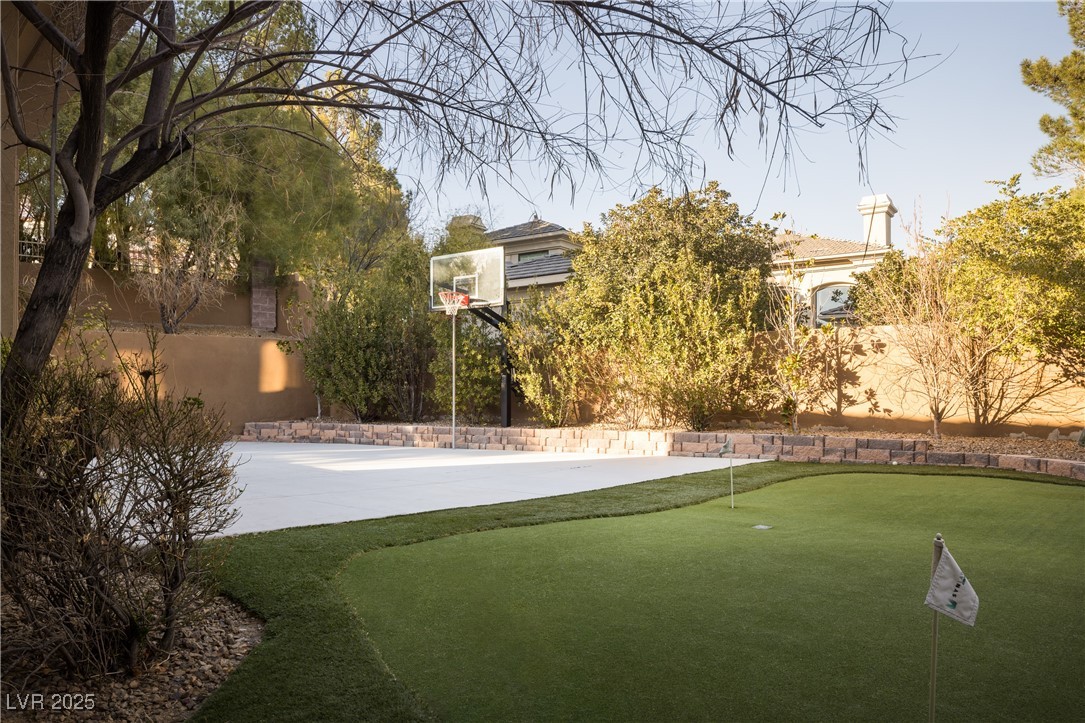 9904 Moonridge Court