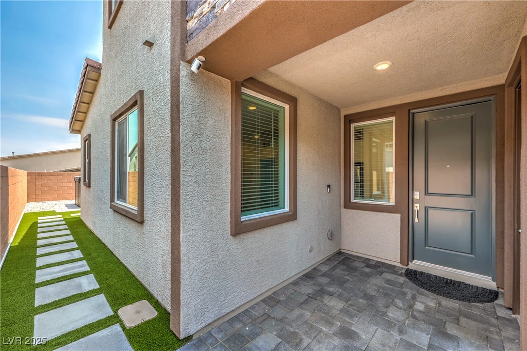 9595 Camelback Creek Drive