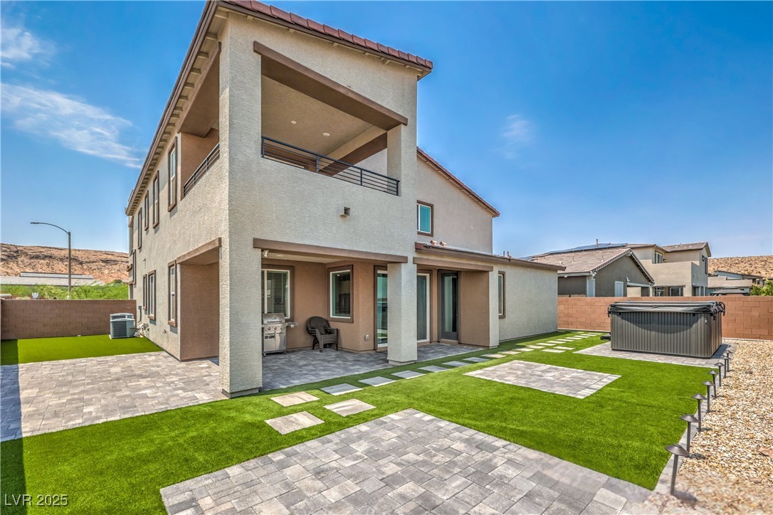 9595 Camelback Creek Drive