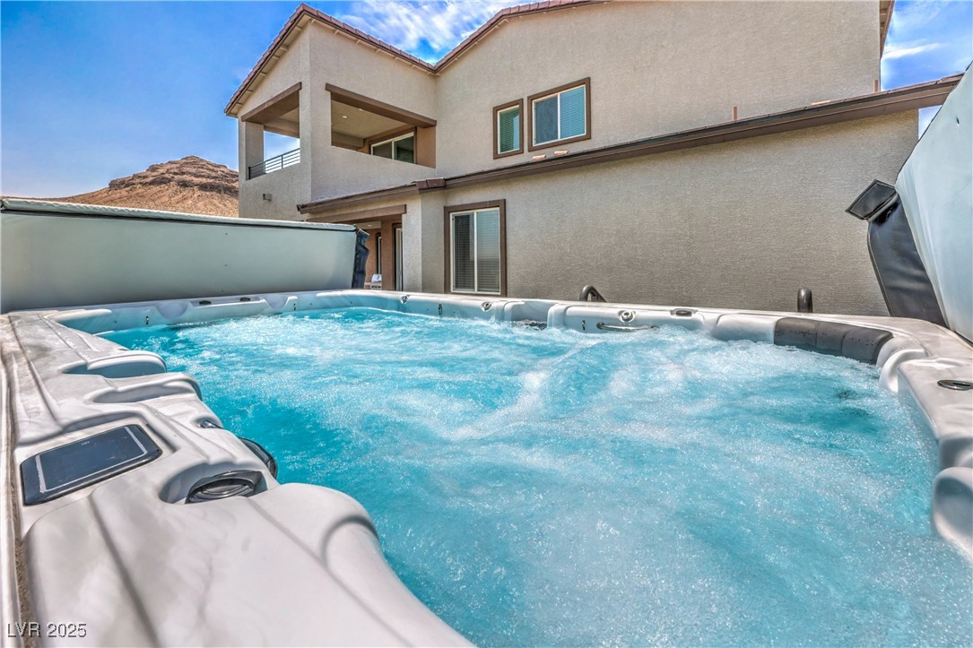 9595 Camelback Creek Drive