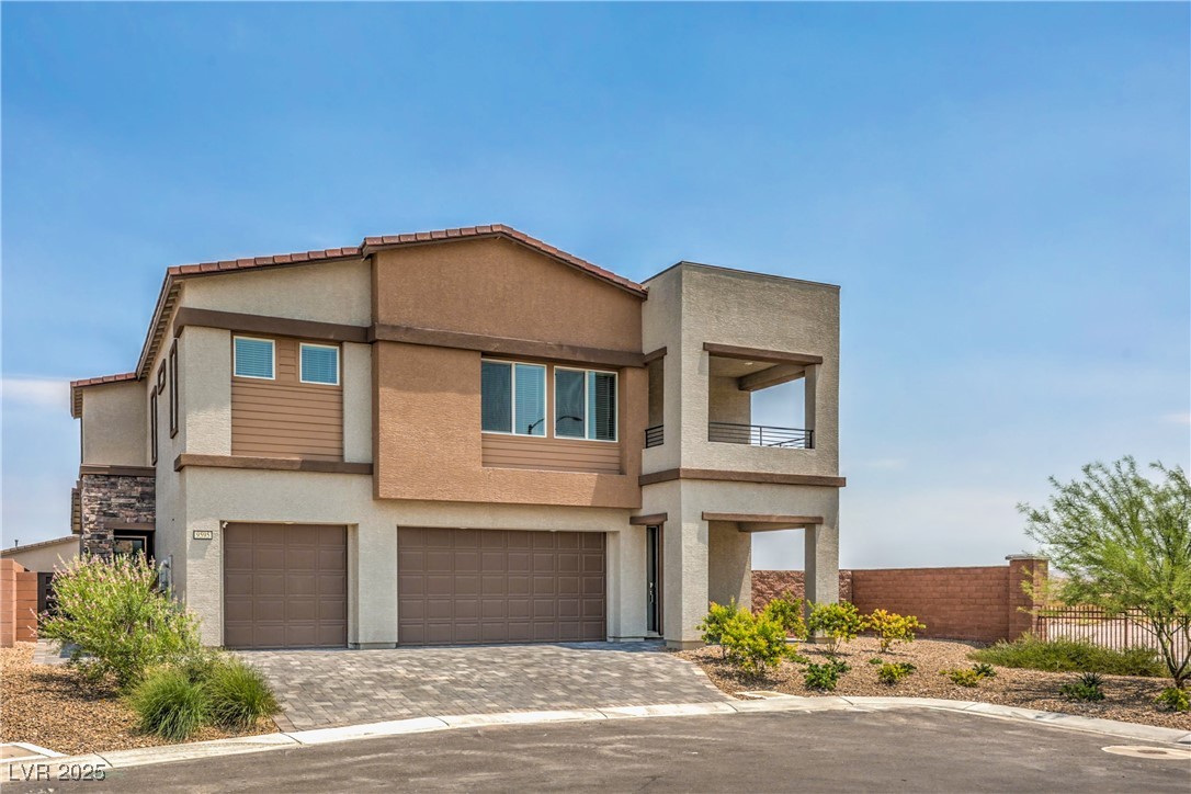 9595 Camelback Creek Drive