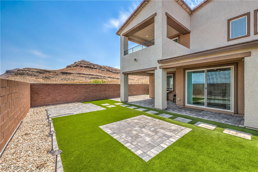 9595 Camelback Creek Drive