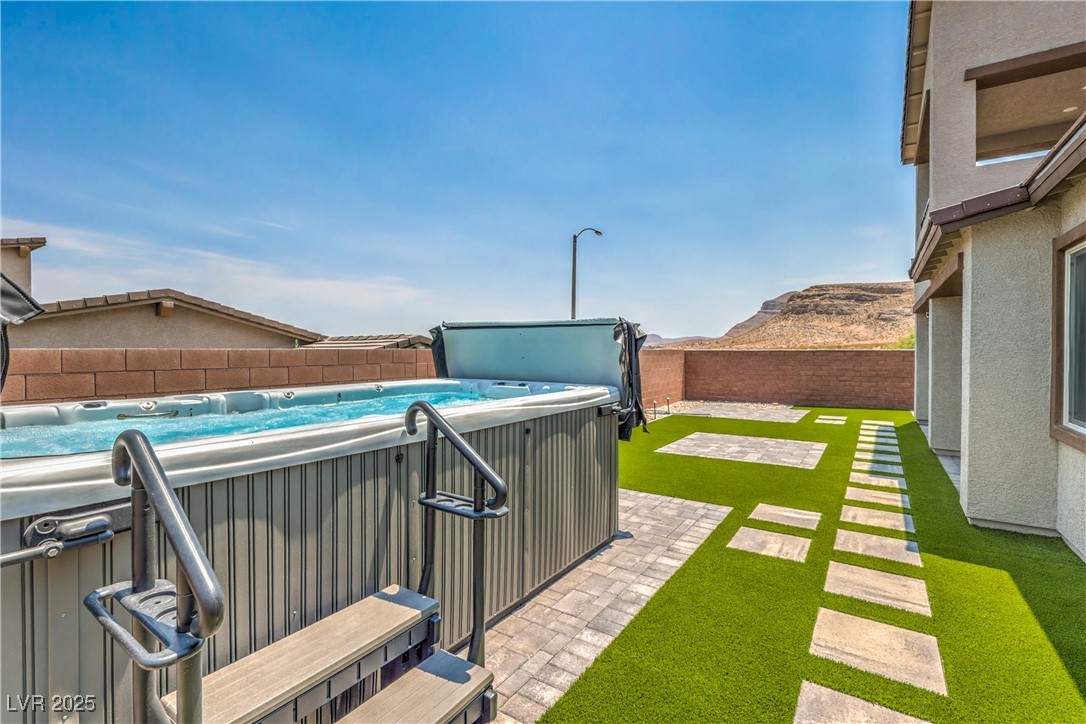 9595 Camelback Creek Drive