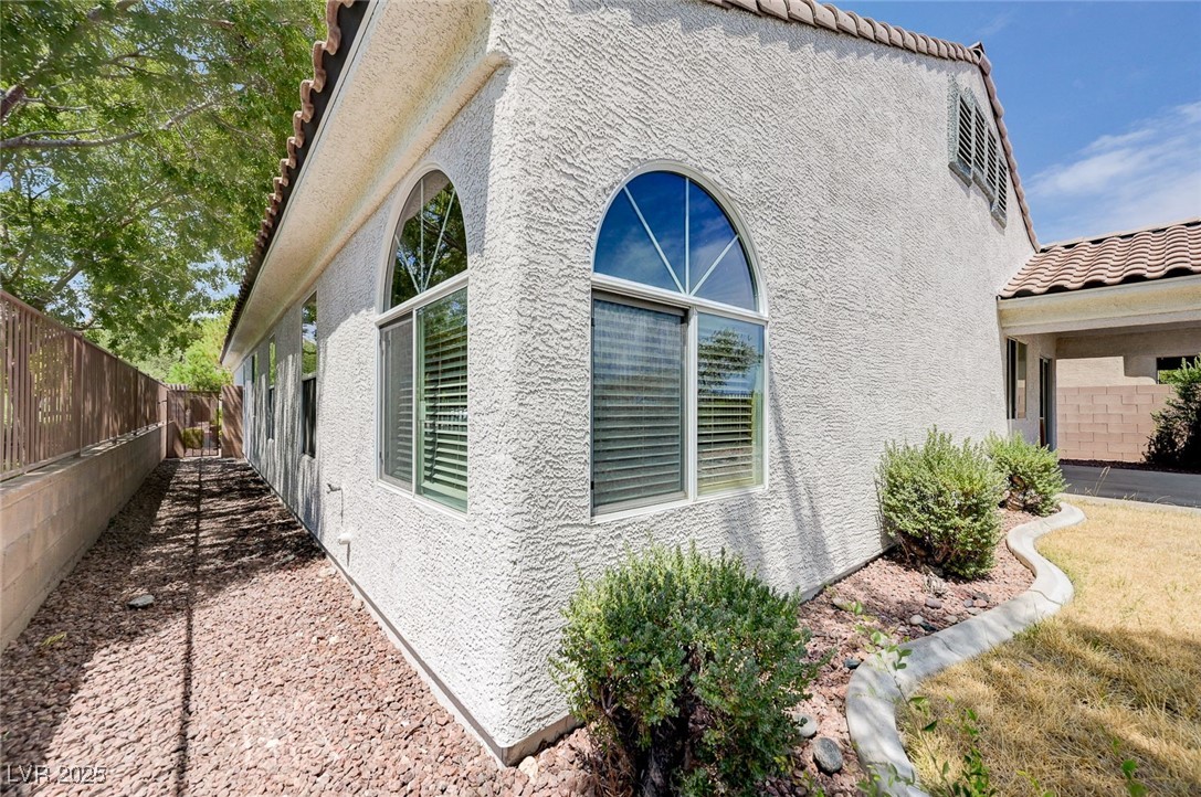 10717 Hunter Mountain Avenue