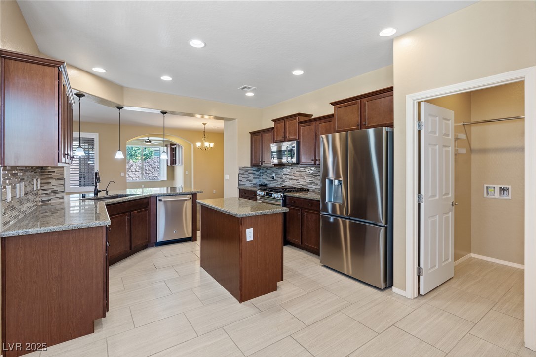 3616 Greenbriar Bluff Avenue