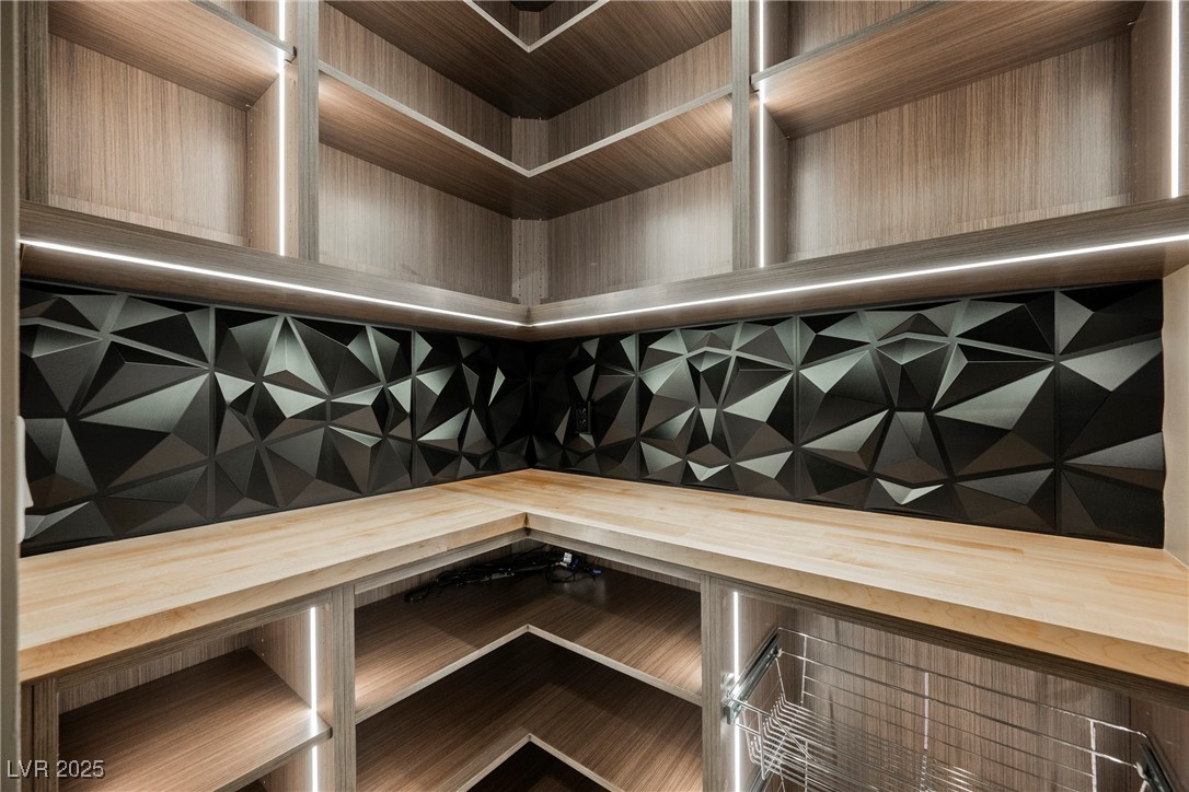 20 Falling Canyon Court