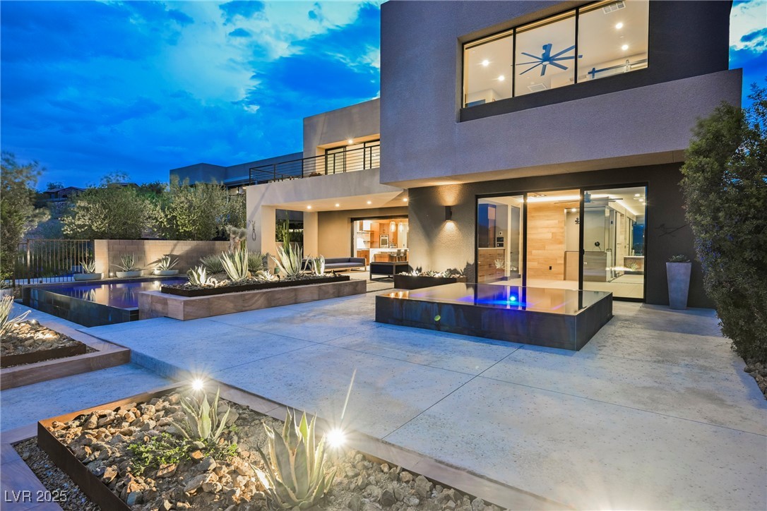 20 Falling Canyon Court