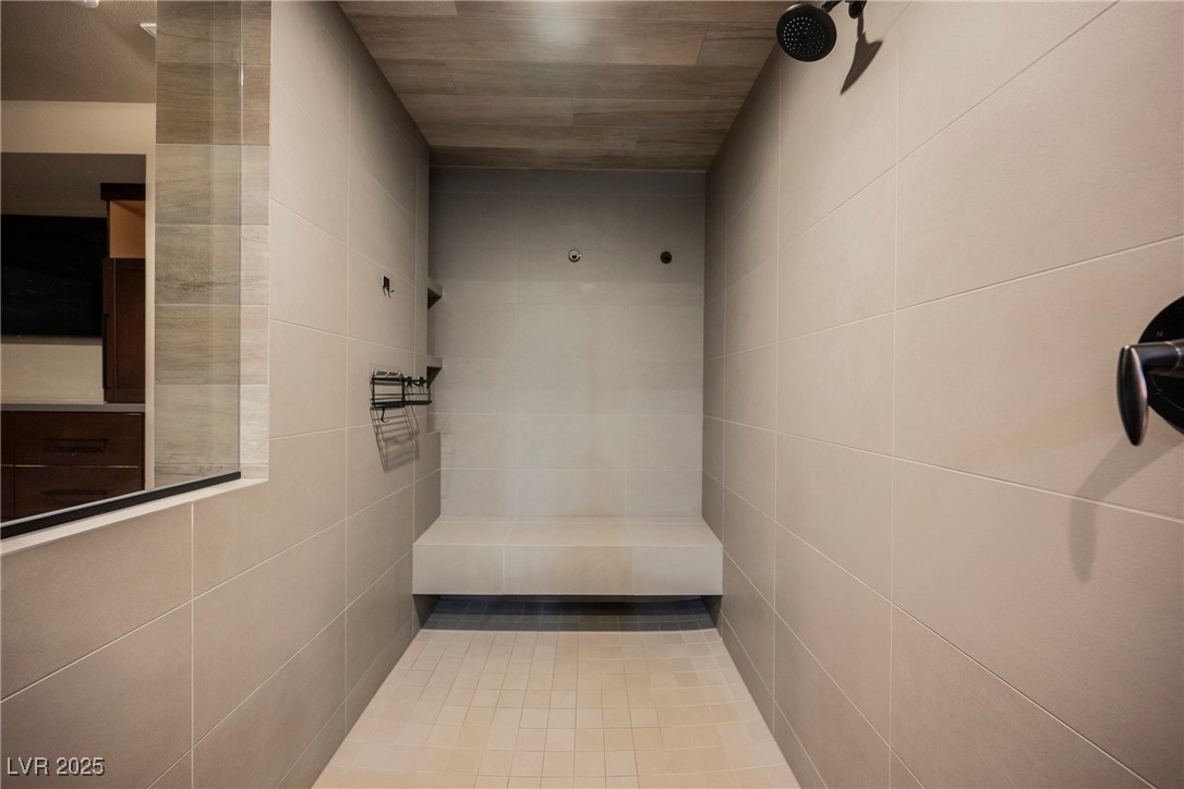 20 Falling Canyon Court