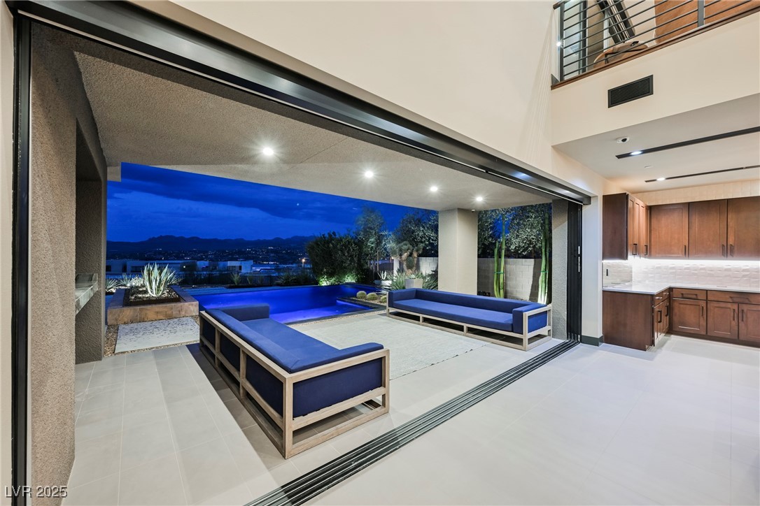 20 Falling Canyon Court