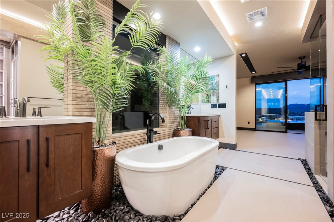 20 Falling Canyon Court