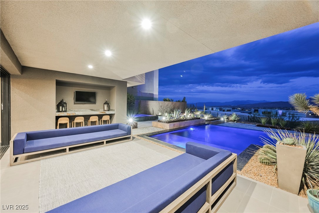 20 Falling Canyon Court