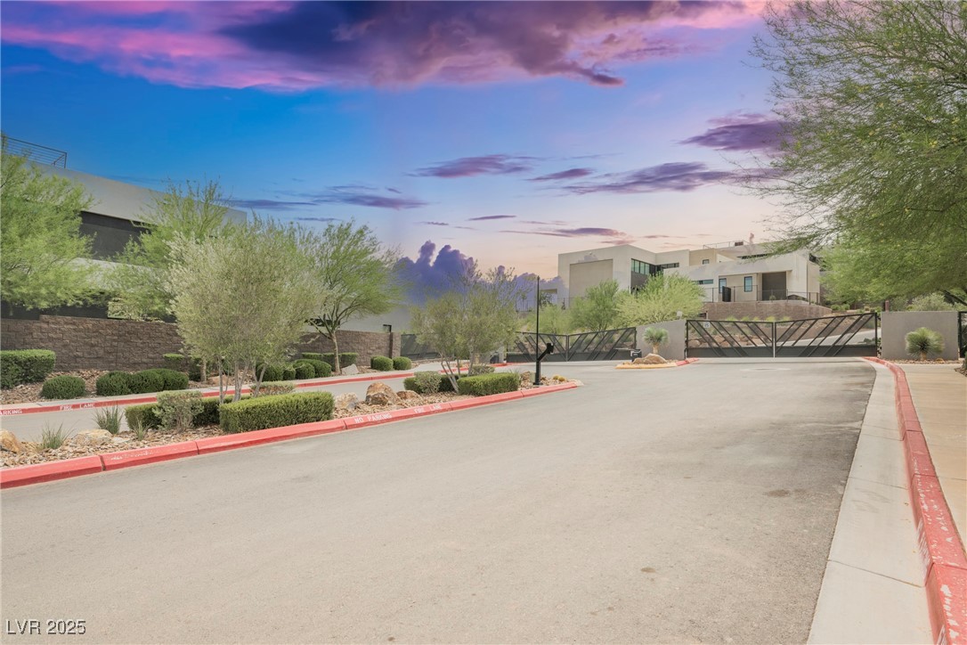 20 Falling Canyon Court