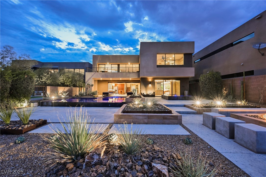 20 Falling Canyon Court