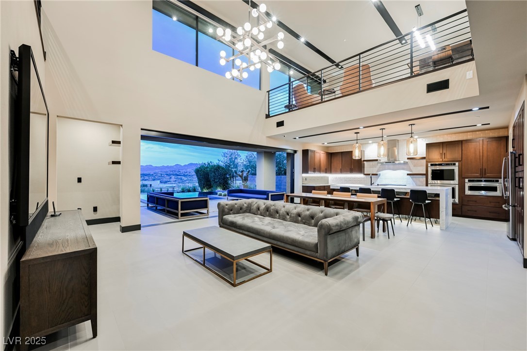 20 Falling Canyon Court