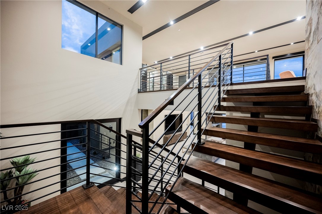 20 Falling Canyon Court