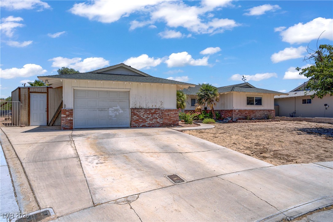 1505 Flag Circle