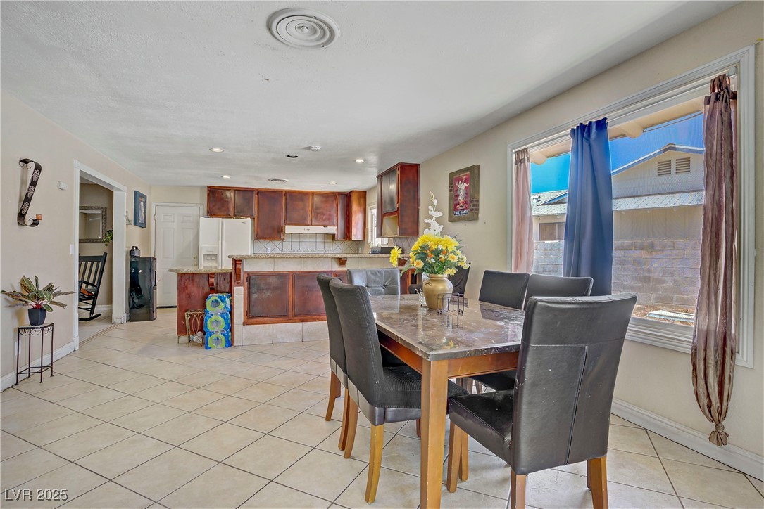 1505 Flag Circle