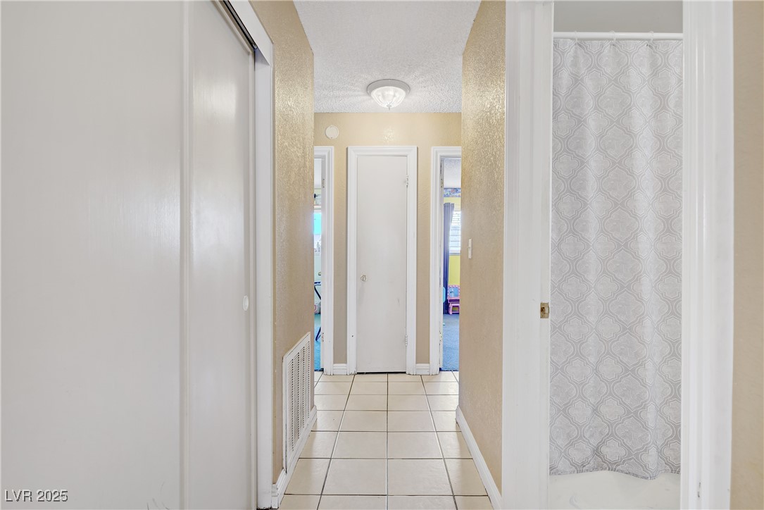 1505 Flag Circle