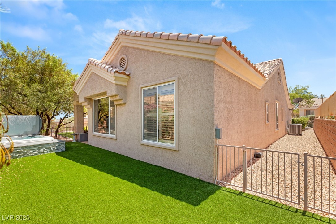 10404 Long Leaf Place