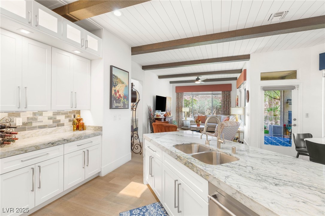 10404 Long Leaf Place