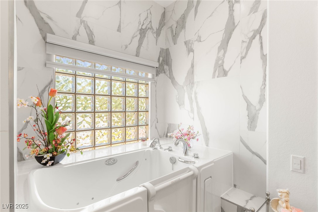 10404 Long Leaf Place