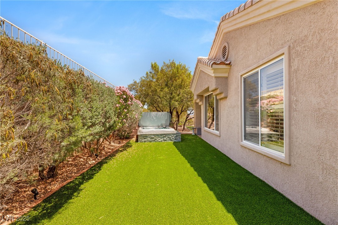 10404 Long Leaf Place