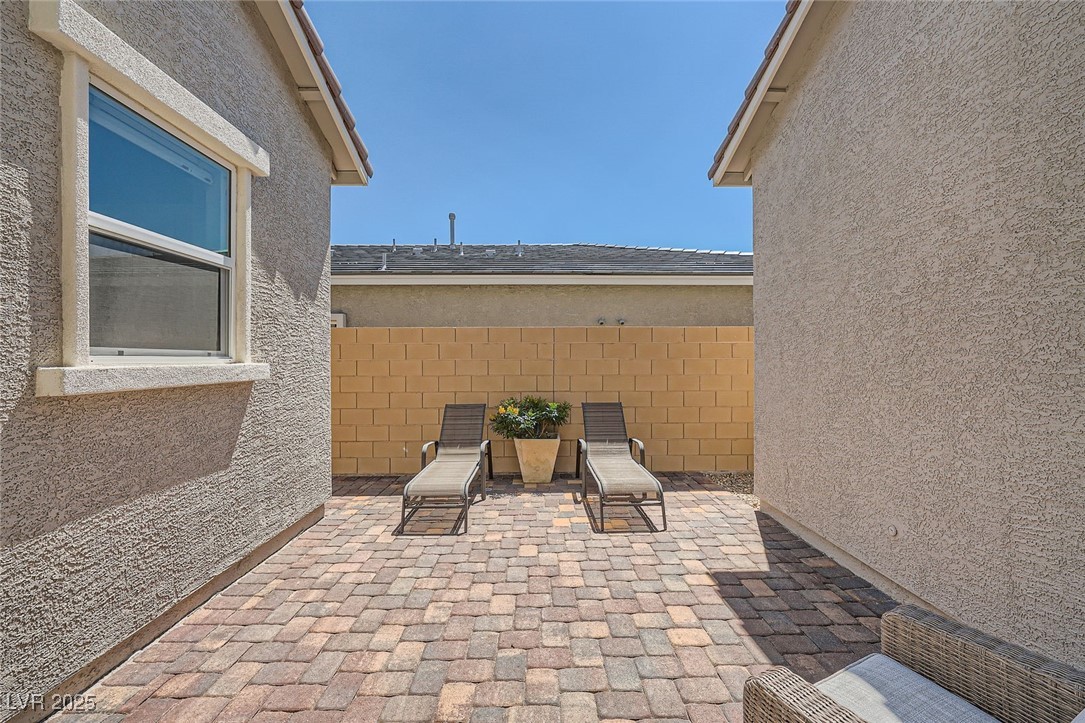 10960 Doresta Avenue