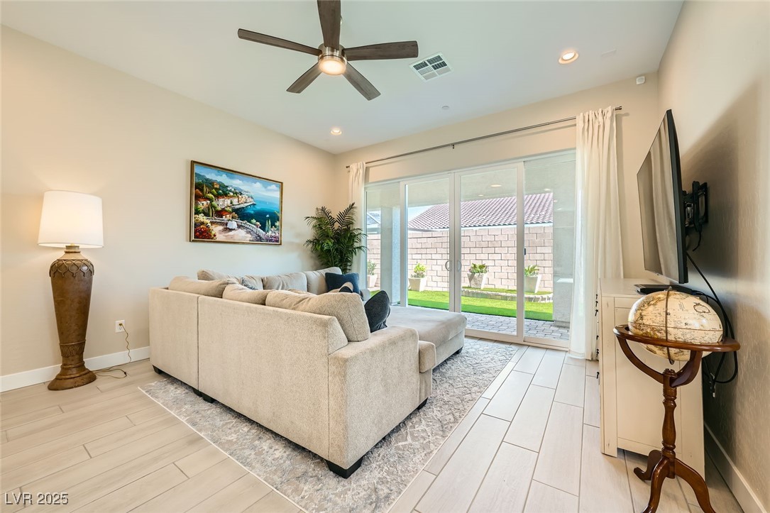 10960 Doresta Avenue