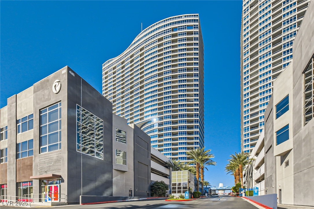 4525 Dean Martin Drive 2001