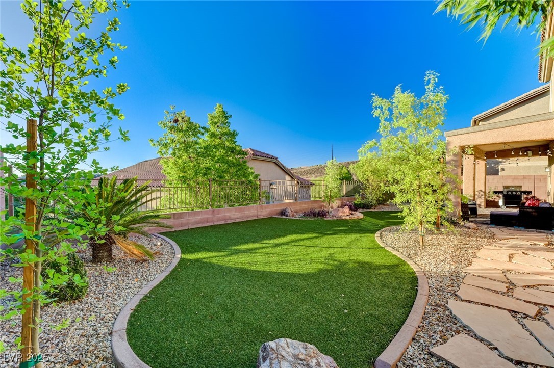 2176 De Narvik Drive