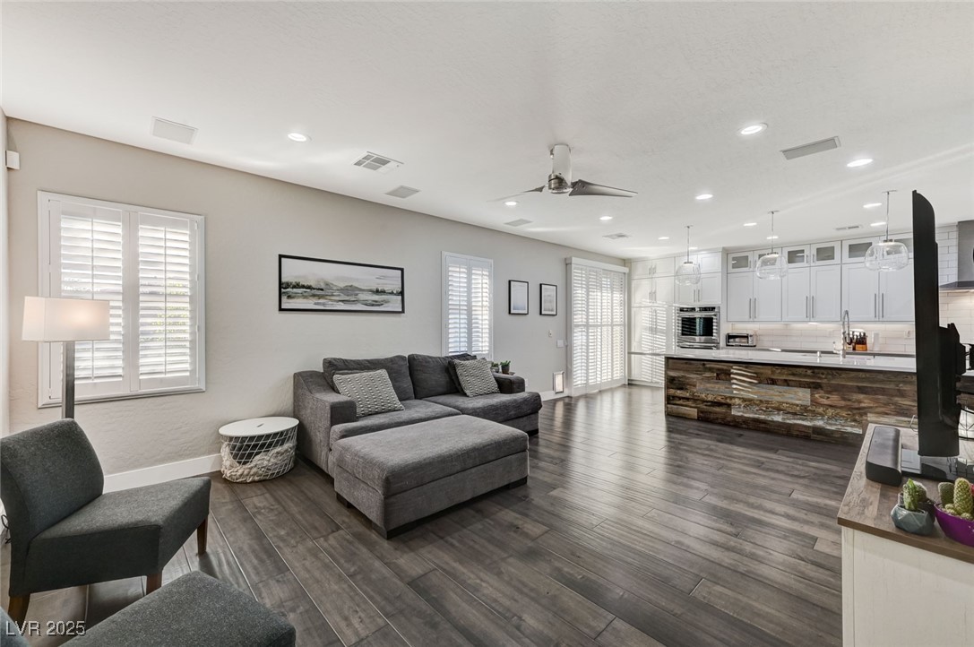 2176 De Narvik Drive