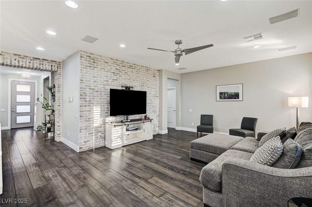 2176 De Narvik Drive