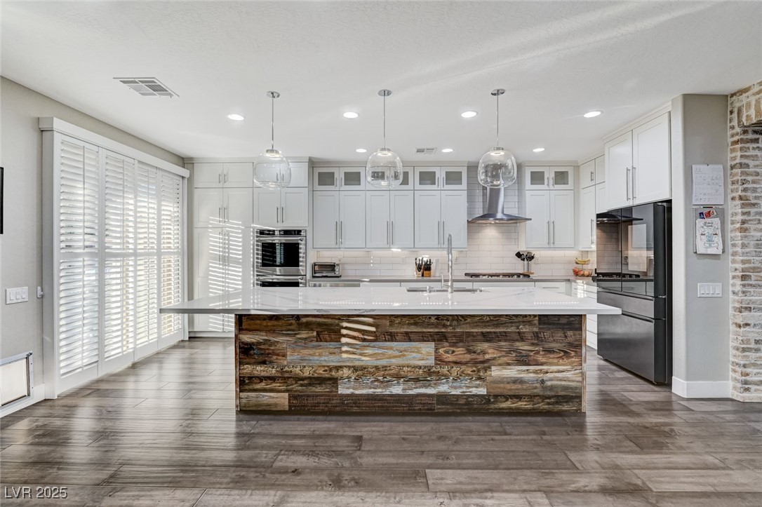 2176 De Narvik Drive