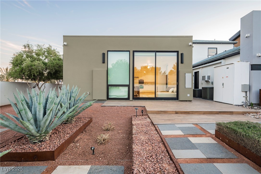 7815 West La Madre Way