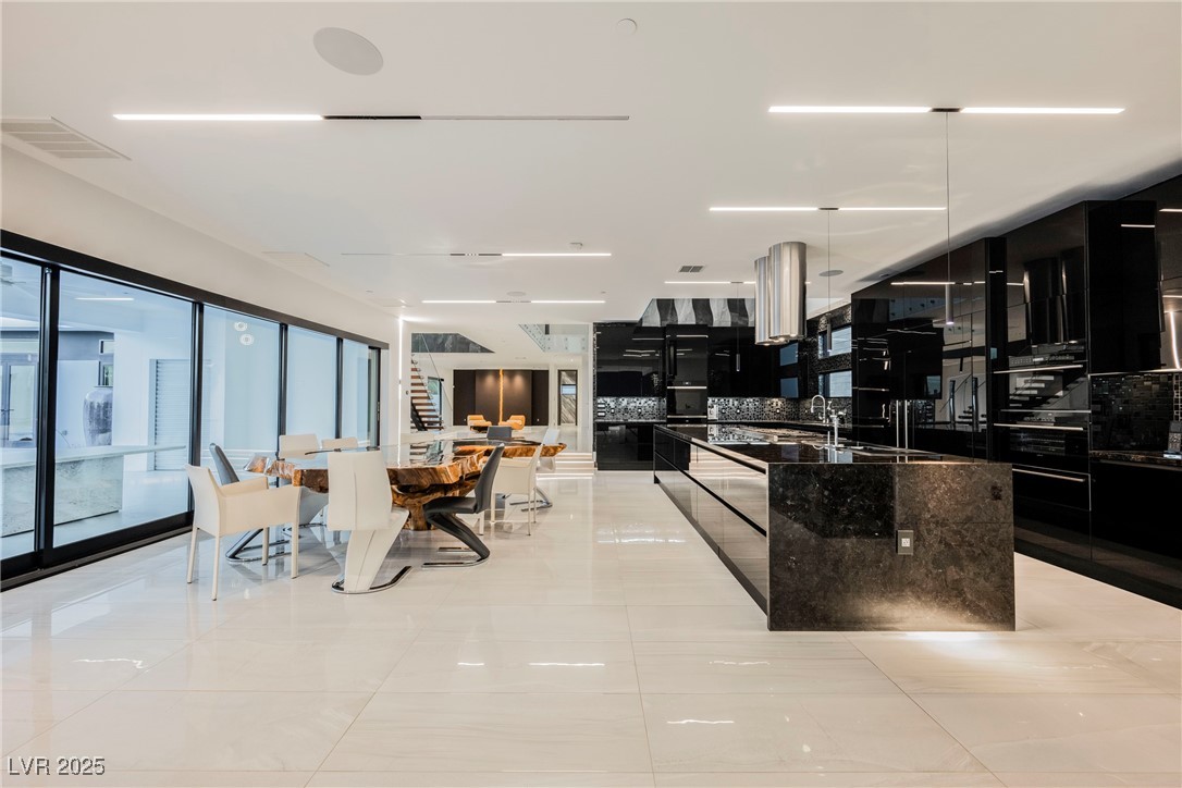 7815 West La Madre Way