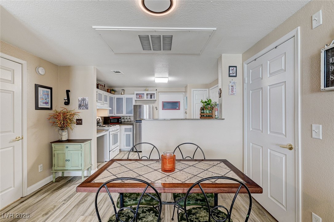 10550 West Alexander Road 1083