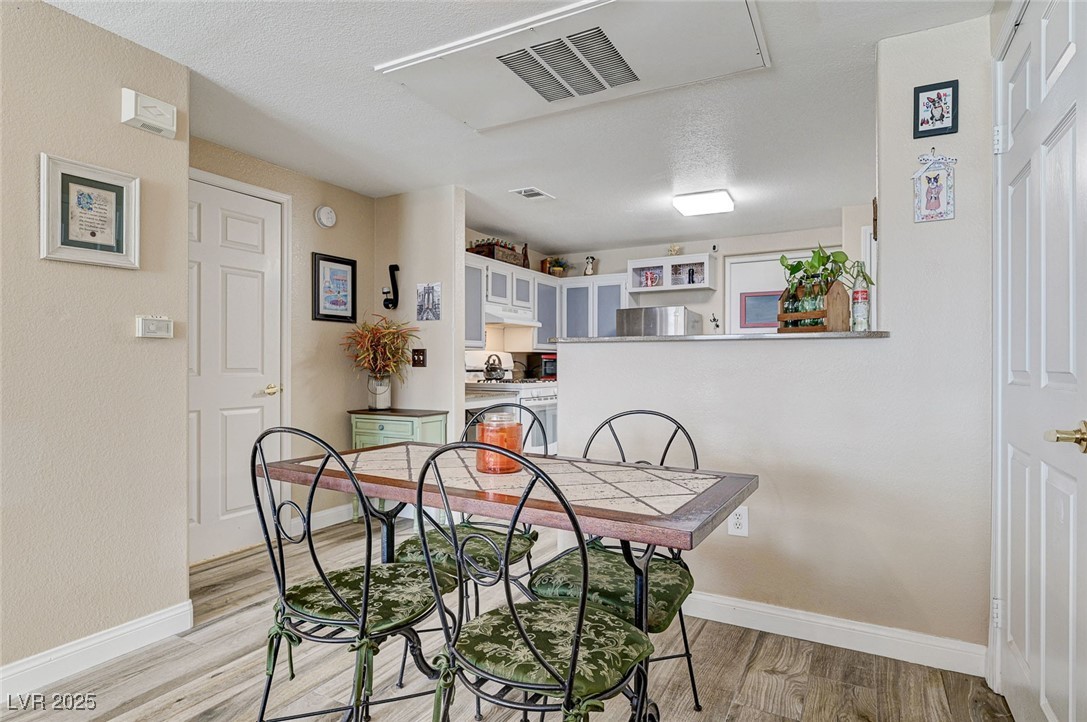 10550 West Alexander Road 1083