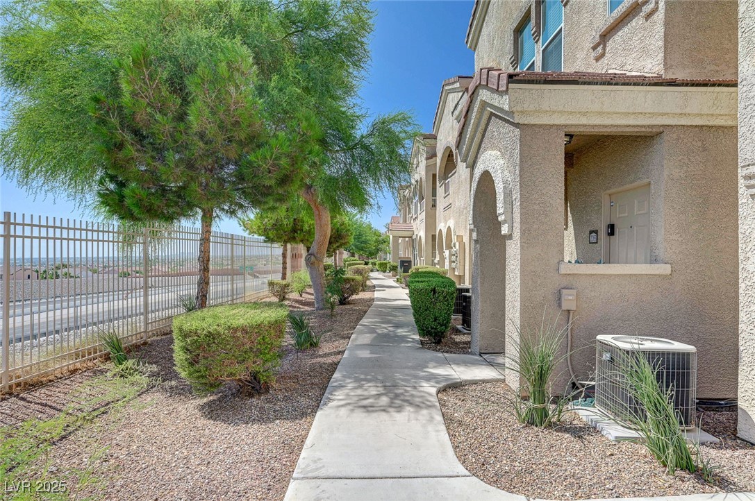 10550 West Alexander Road 1083