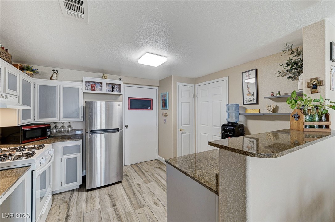 10550 West Alexander Road 1083