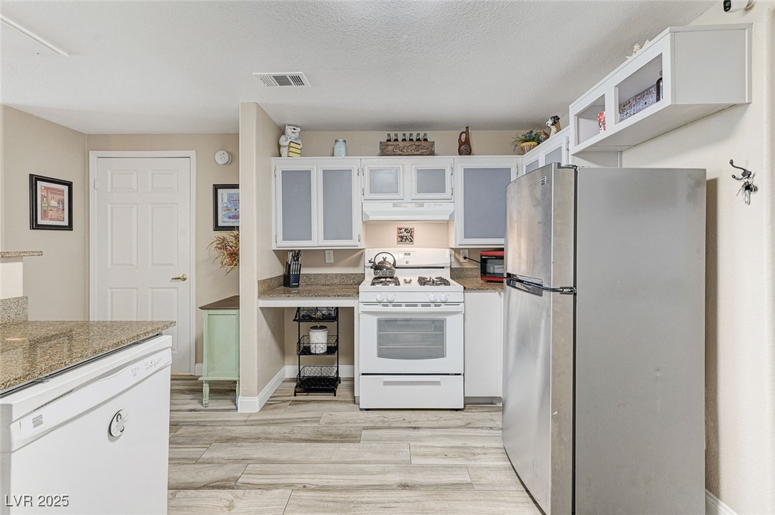 10550 West Alexander Road 1083