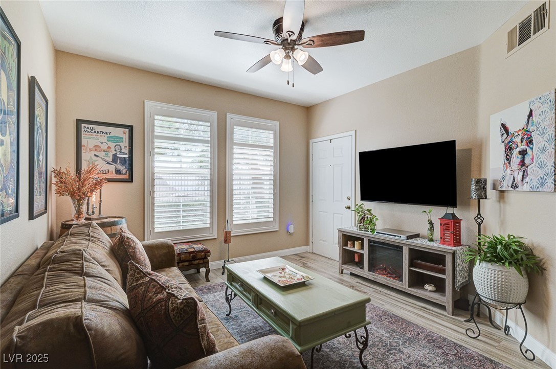 10550 West Alexander Road 1083