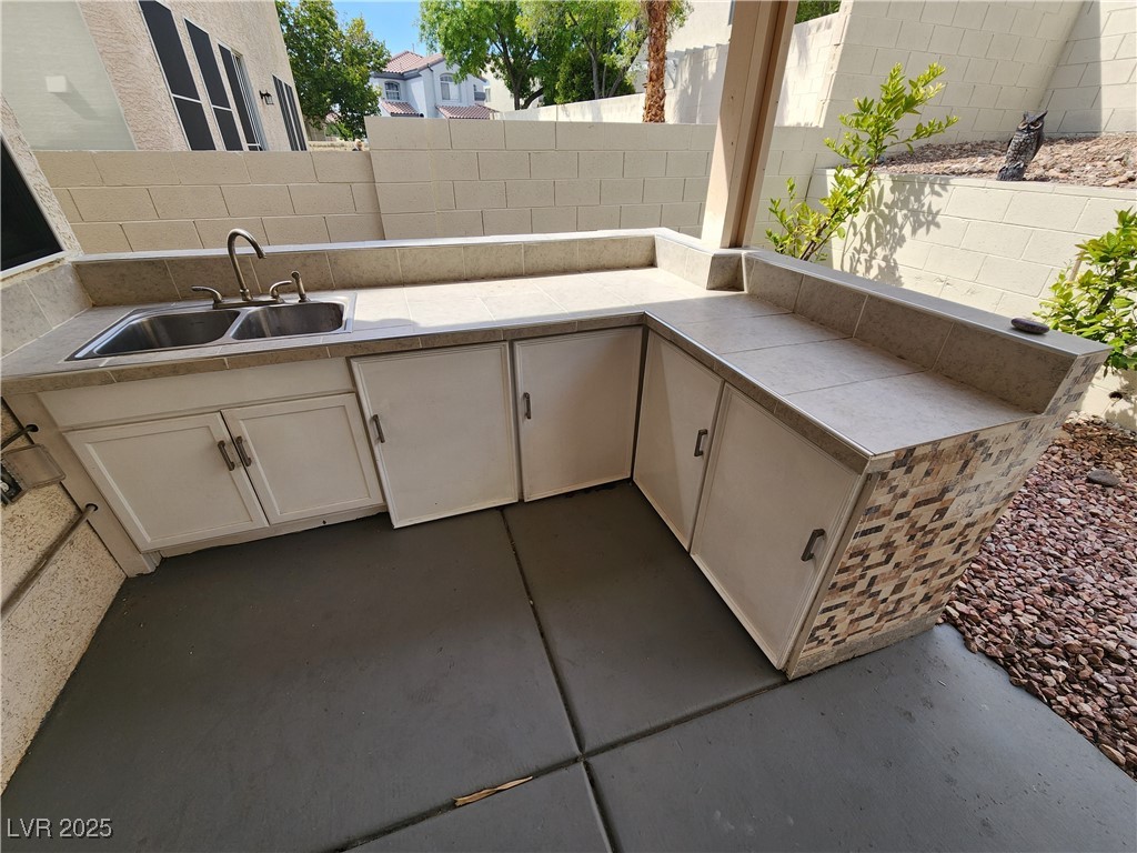 1805 Grand Rodeo Street