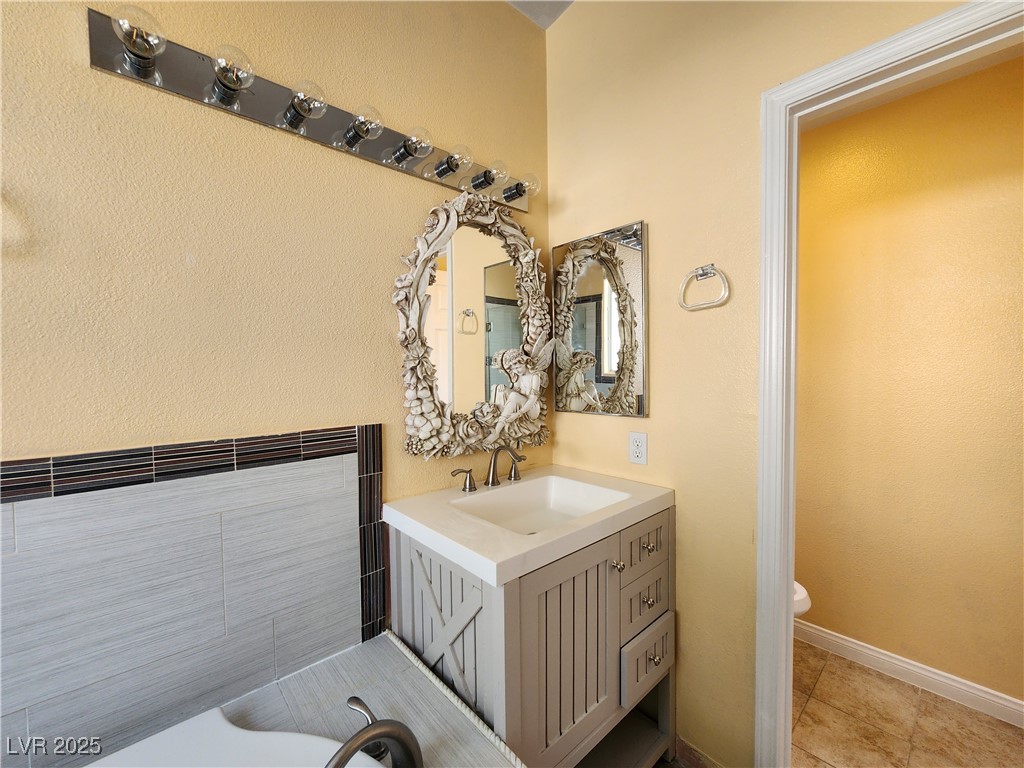 1805 Grand Rodeo Street