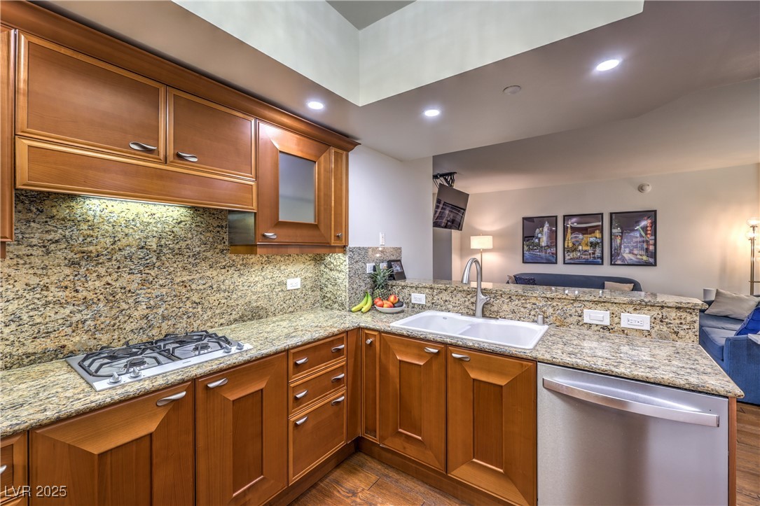 2777 Paradise Road 702