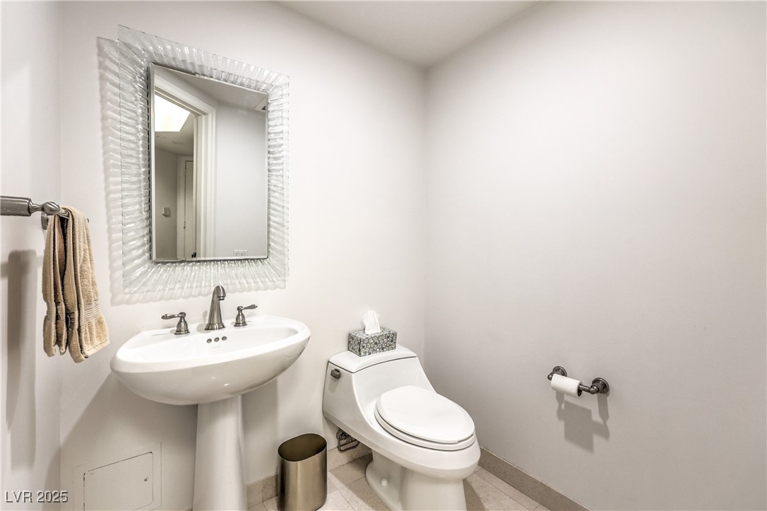 2777 Paradise Road 702