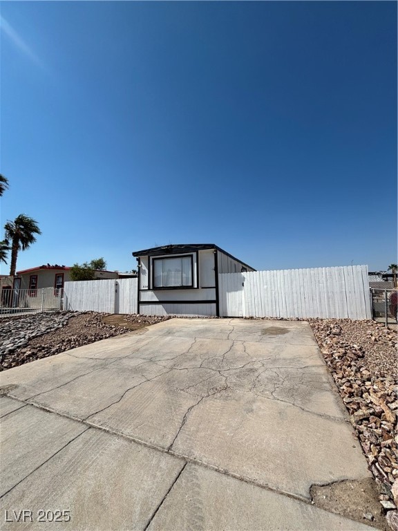 3104 East Nelson Avenue