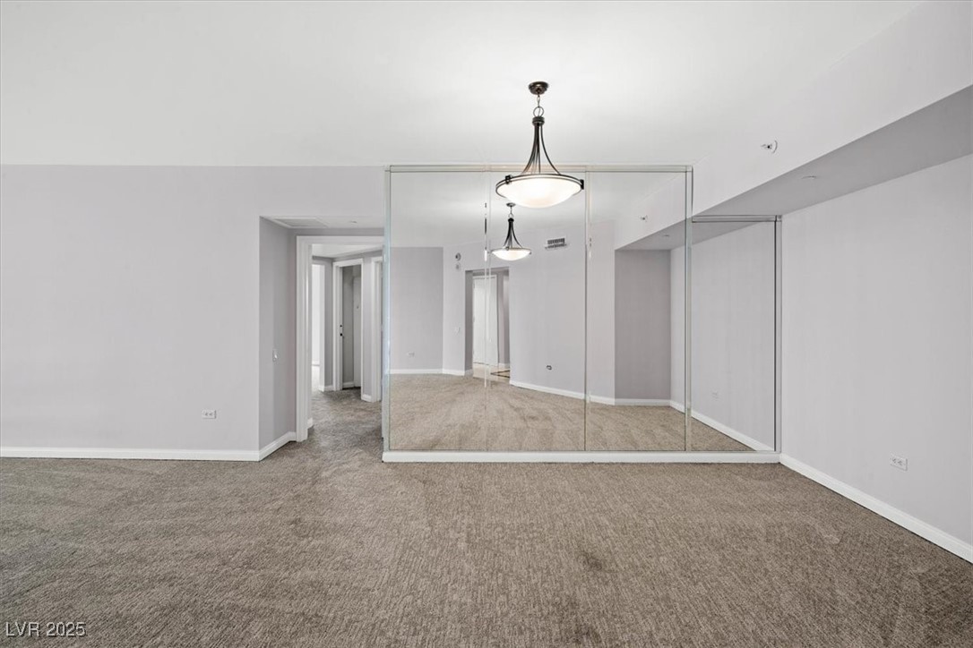 2877 Paradise Road 304