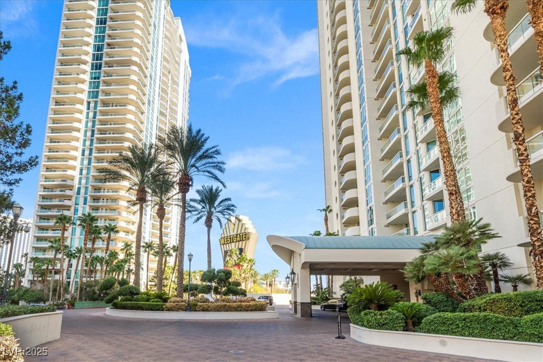 2877 Paradise Road 304