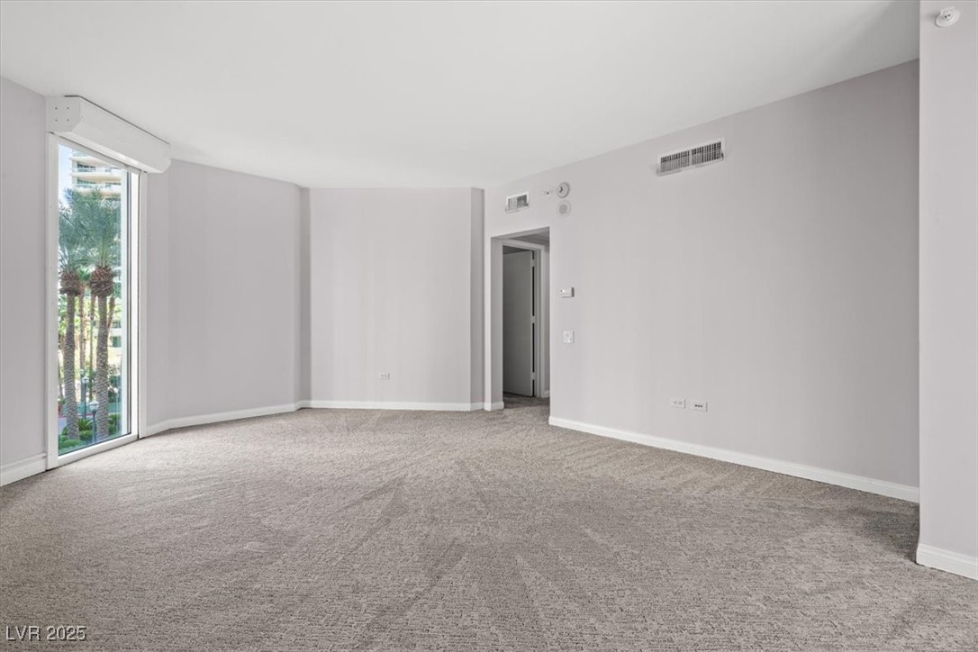 2877 Paradise Road 304