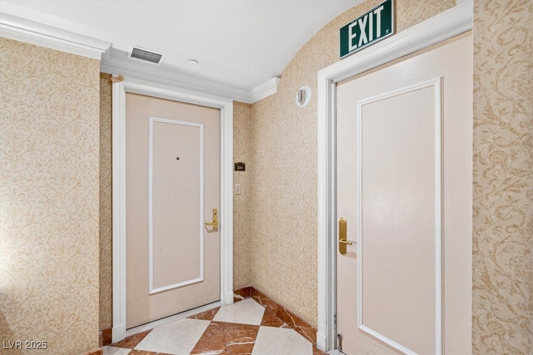 2877 Paradise Road 304